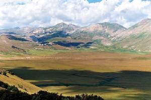 Ski Lodges, Mountain Refuges, Characteristic B&Bs and simply nice places to stay in Italy and the Italian Alps.